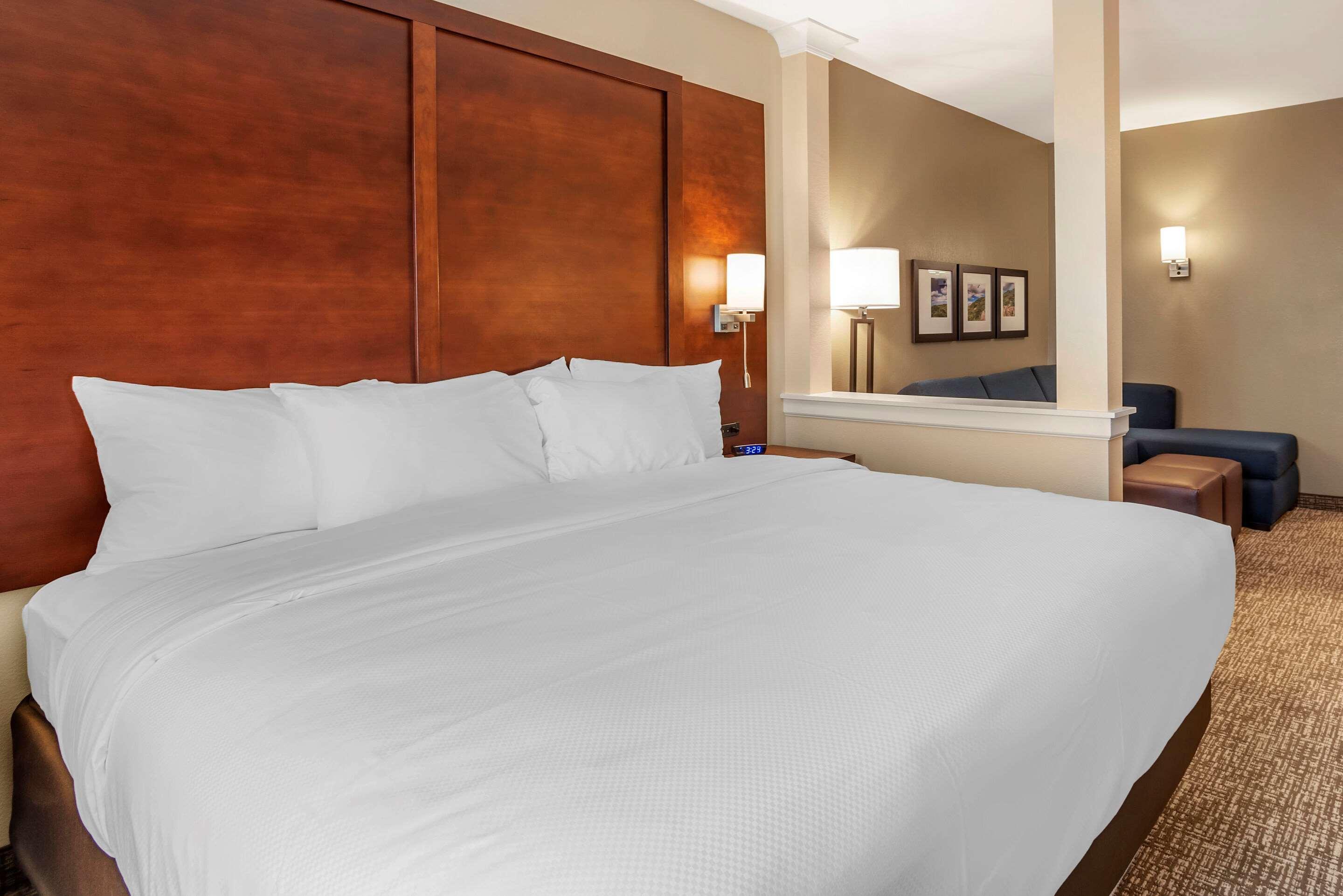 Comfort Inn & Suites ウィンチェスター エクステリア 写真