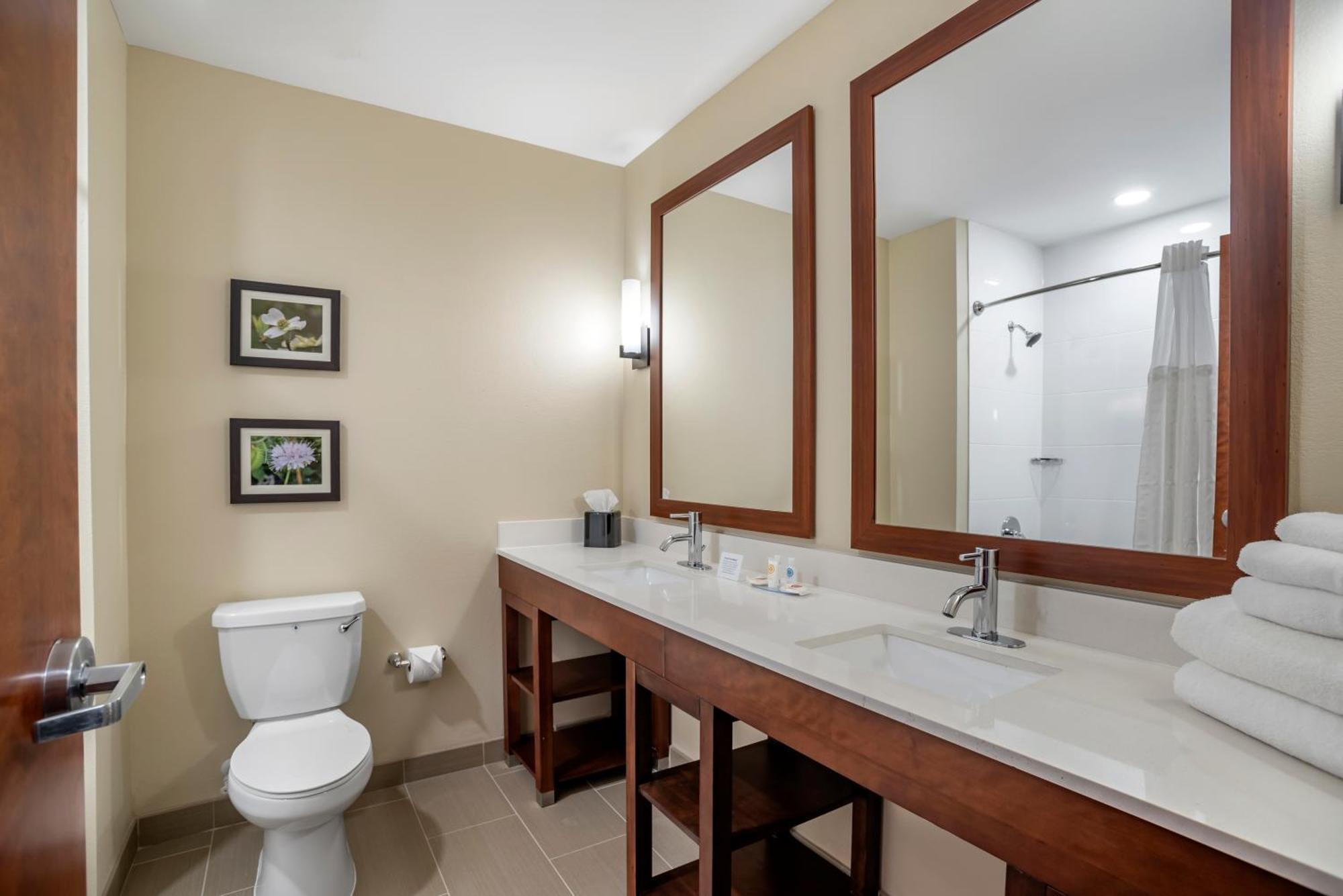 Comfort Inn & Suites ウィンチェスター 部屋 写真